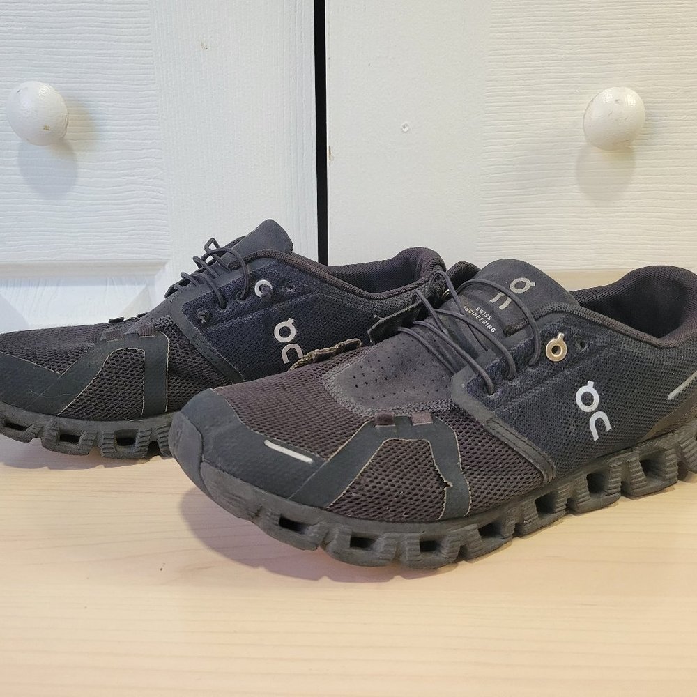 ON CLOUD5 All Black Mesh Men's Athletic Running Shoes Sneakers sz 8 Workout Gym